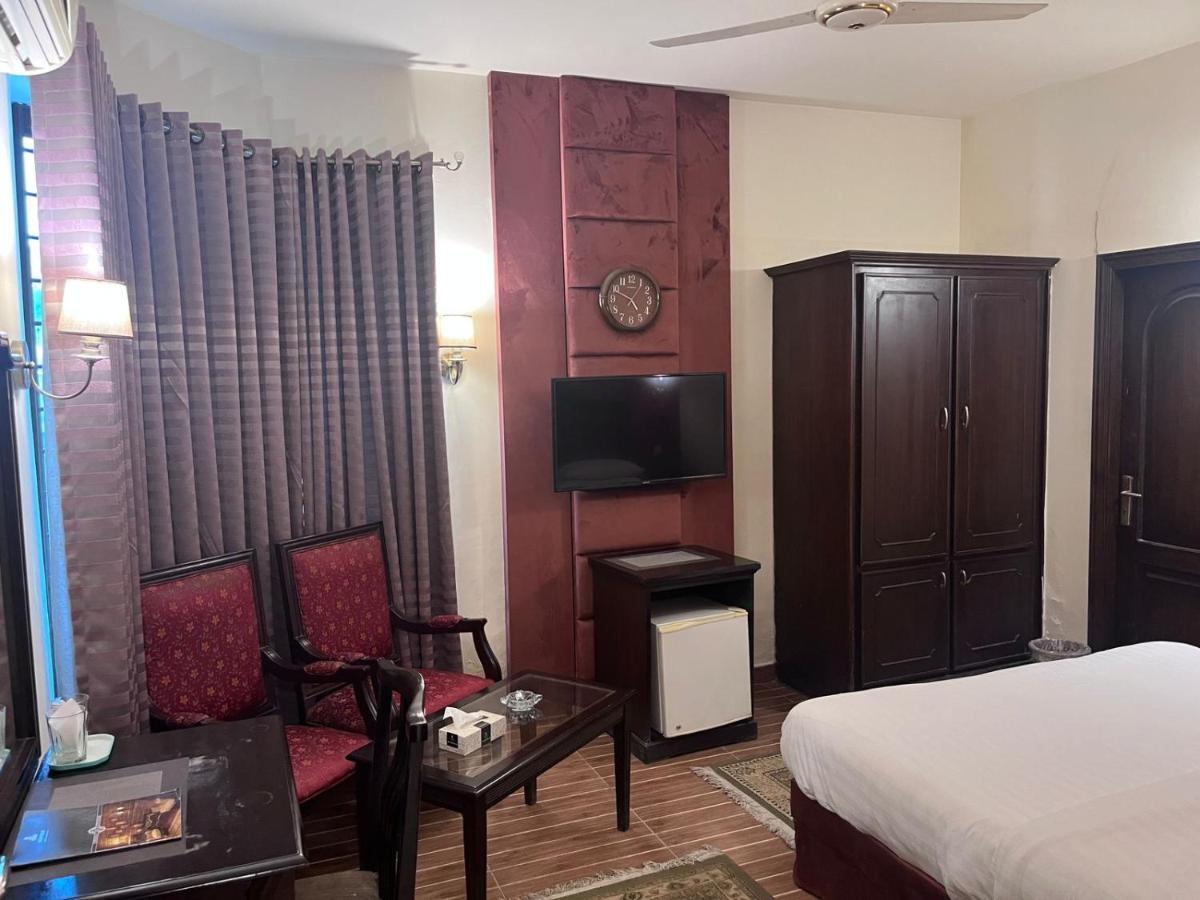 Shelton Hotel Rawalpindi Luaran gambar